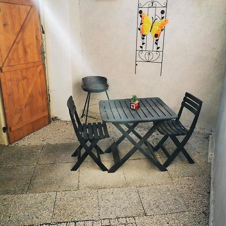 ヴィッテル Studio Tres Agreable Totalement Independant Dans Maison Avec Cour Sans Vis A Visヴィラ エクステリア 写真